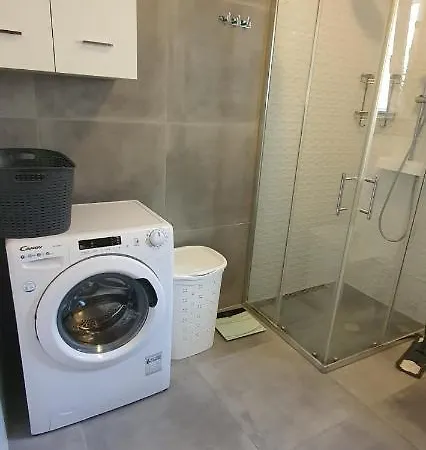 Apartment Bowsers Apartman